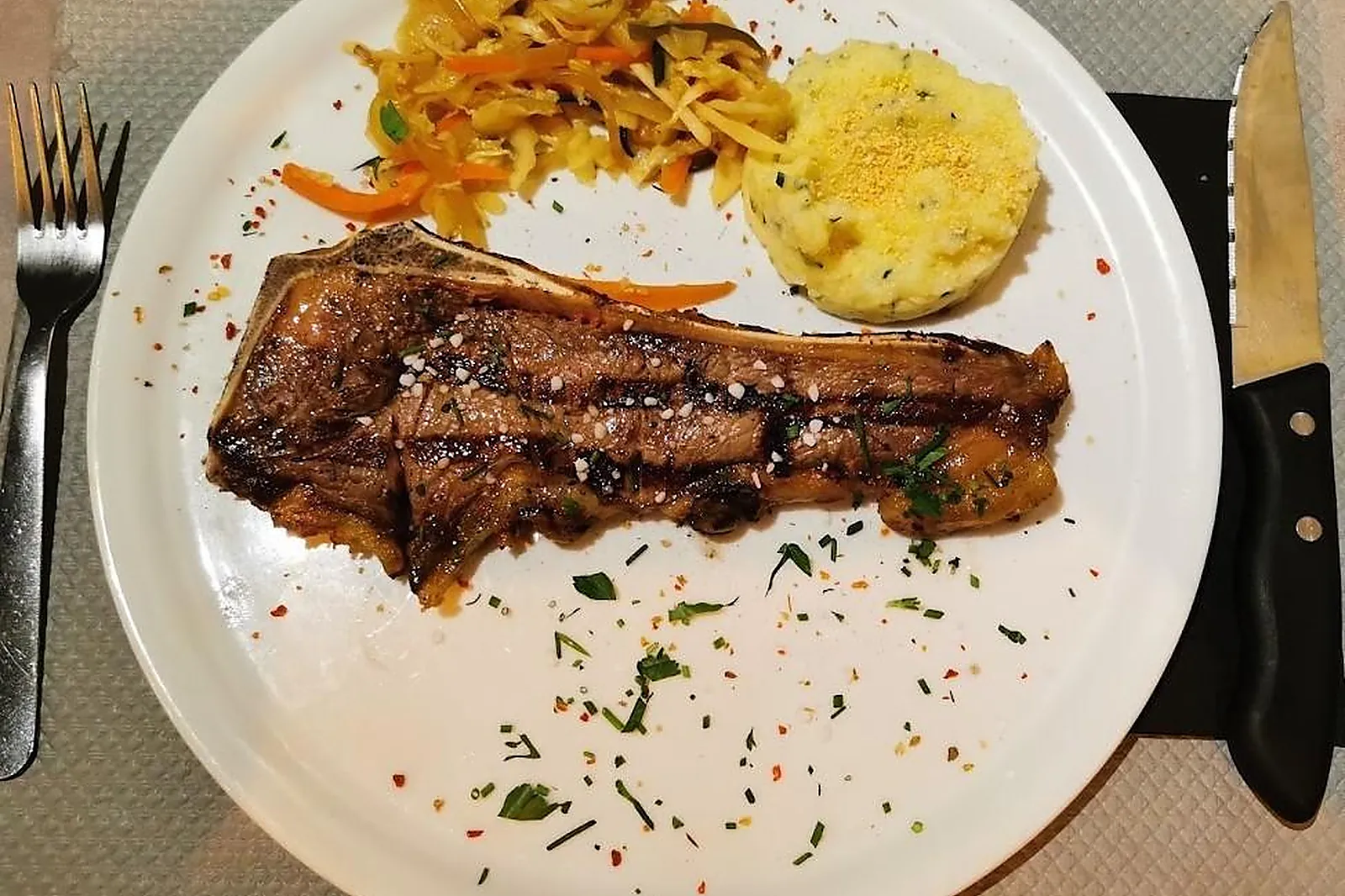 Cafés et Restaurants, RESTAURANTS - SAINT-CLAIR (ARDÈCHE) : LE BOUCHON GOURMAND