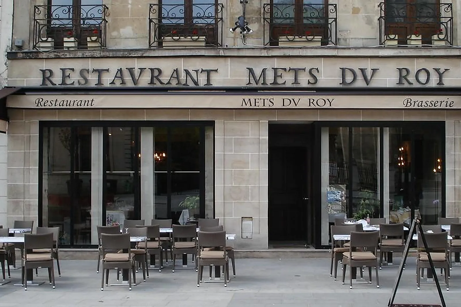 Cafés et Restaurants, RESTAURANTS - SAINT-DENIS (SEINE-SAINT-DENIS) : LES METS DU ROY