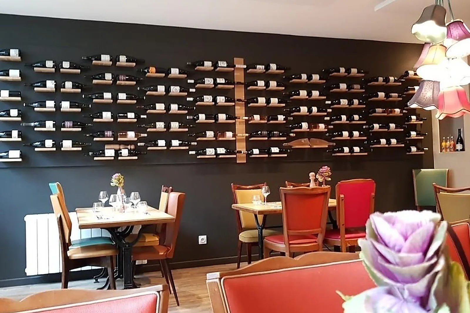 Cafés et Restaurants, RESTAURANTS - SAINT-ETIENNE (LOIRE) : UN ÉLÉPHANT DANS UN JEU DE QUILLES