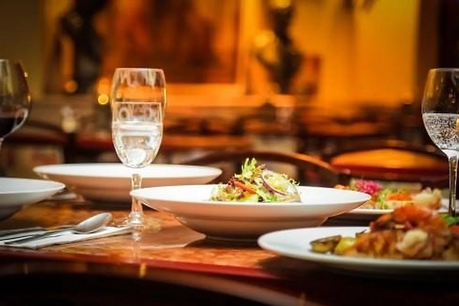 Cafés et Restaurants, RESTAURANTS - SAINT-FLOUR (CANTAL) : FOLIE DES SENS