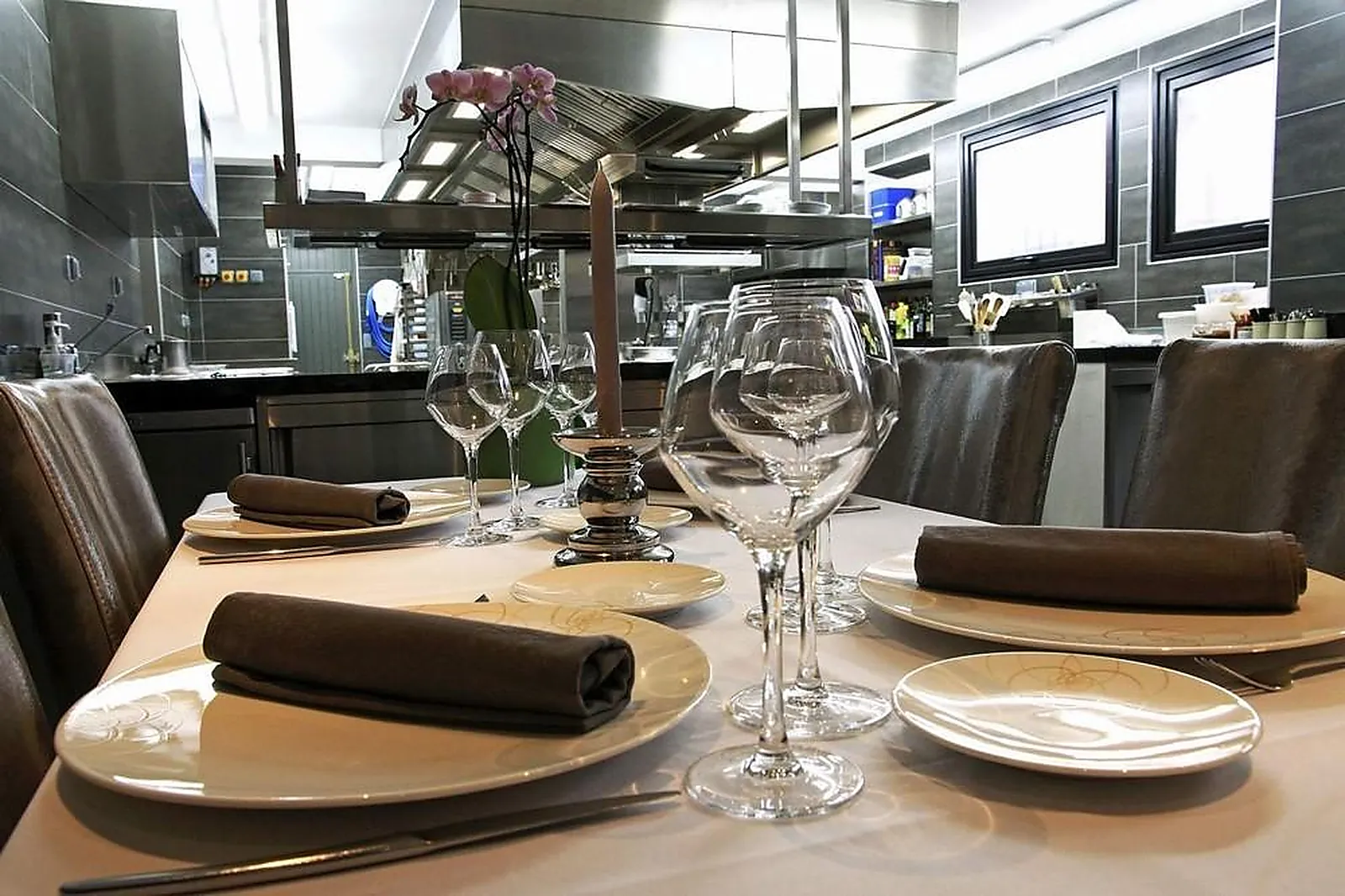 Cafés et Restaurants, RESTAURANTS - SAINT-GERMAIN (ARDÈCHE) : AUBERGE DE MONTFLEURY