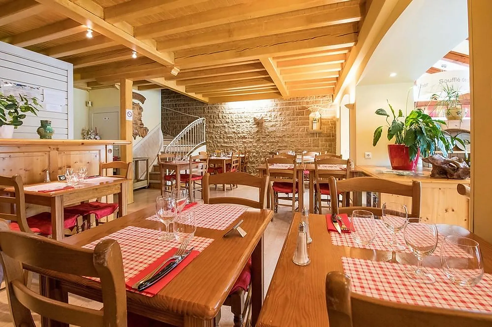 Cafés et Restaurants, RESTAURANTS - SAINT-JULIEN-CHAPTEUIL (HAUTE-LOIRE) : MAISON VIDAL