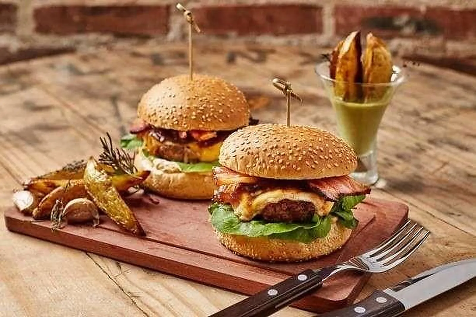 Cafés et Restaurants, RESTAURANTS - SAINT-JULIEN-CHAPTEUIL (HAUTE-LOIRE) : MAISON VIDAL