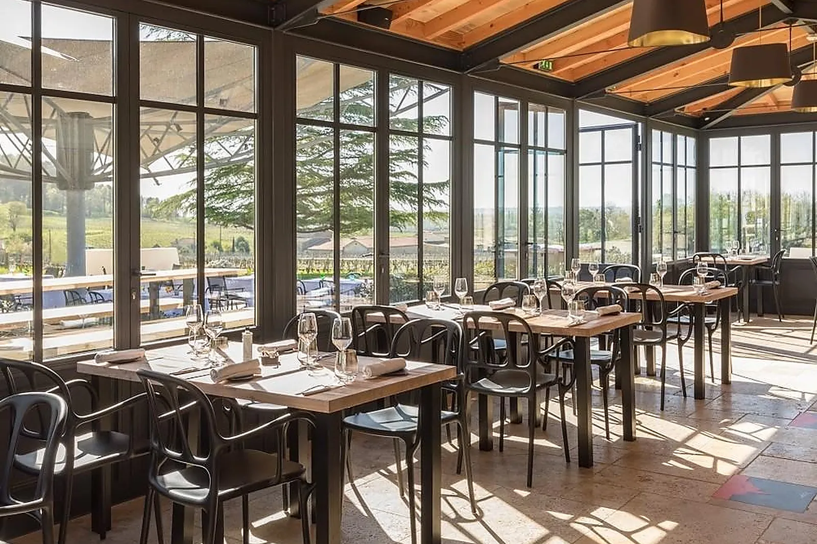 Cafés et Restaurants, RESTAURANTS - SAINT-LAURENT-DES-COMBES (GIRONDE) : ATELIER DE CANDALE