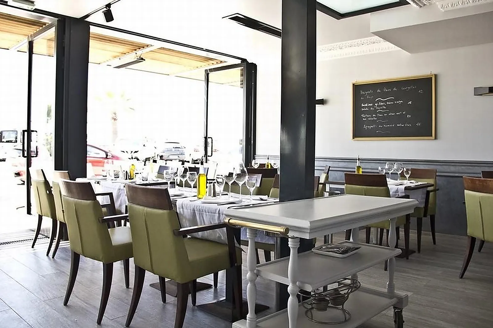 Cafés et Restaurants, RESTAURANTS - SAINT-LAURENT-DU-VAR (ALPES-MARITIMES) : LE SANTL&RSQUO;ANA