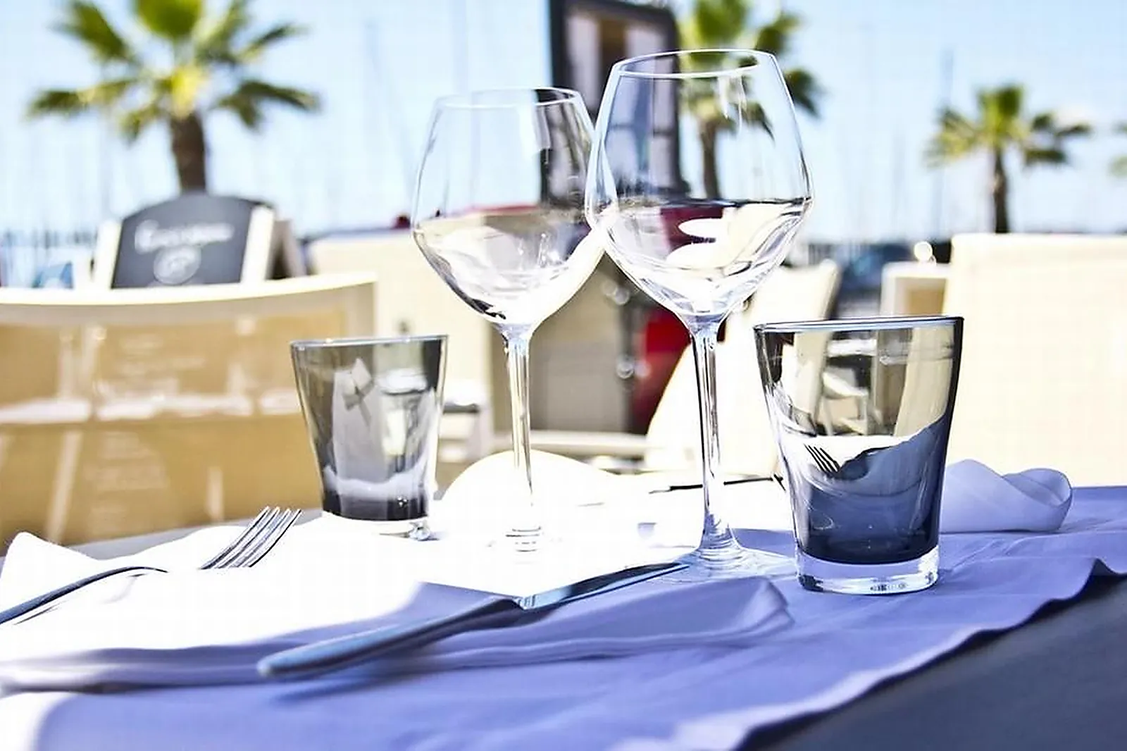 Cafés et Restaurants, RESTAURANTS - SAINT-LAURENT-DU-VAR (ALPES-MARITIMES) : LE SANTL&RSQUO;ANA