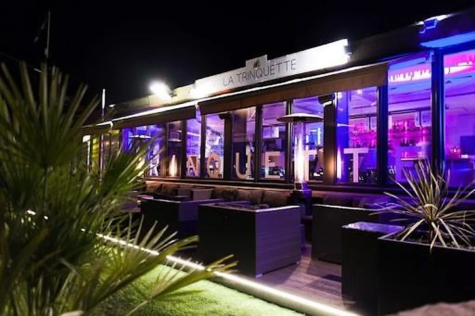 Cafés et Restaurants, RESTAURANTS - SAINT-MALO (ILLE-ET-VILAINE) : LA TRINQUETTE DU YACHT CLUB