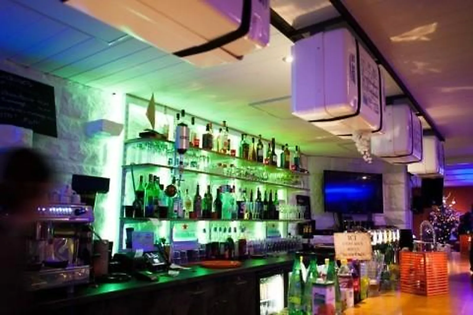 Cafés et Restaurants, RESTAURANTS - SAINT-MALO (ILLE-ET-VILAINE) : LA TRINQUETTE DU YACHT CLUB