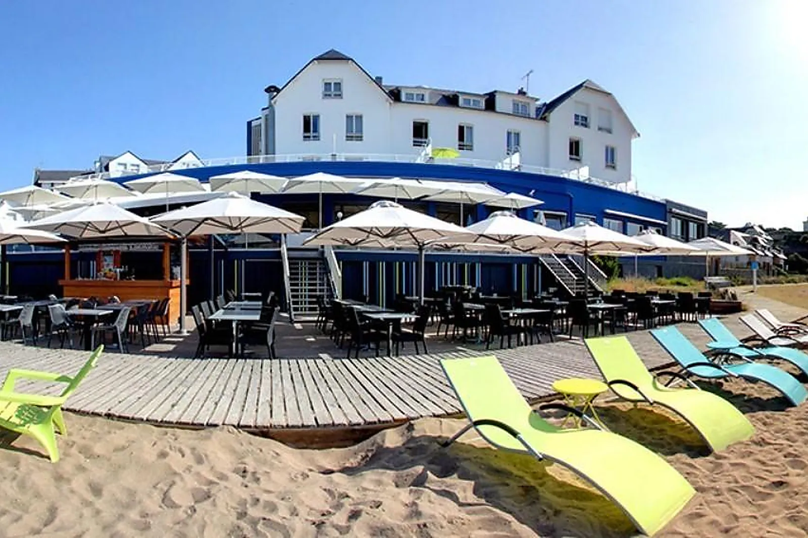 Cafés et Restaurants, RESTAURANTS - SAINT-MARC-SUR-MER (LOIRE-ATLANTIQUE) : LA PLAGE DE MONSIEUR HULOT