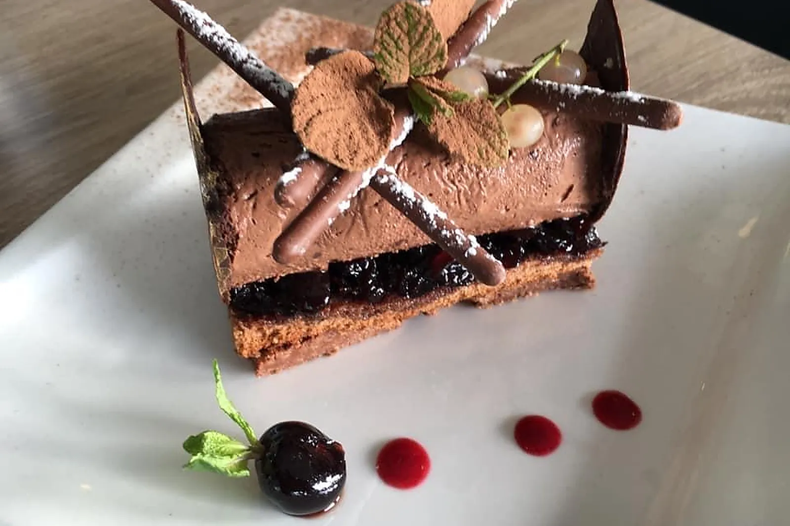 Cafés et Restaurants, RESTAURANTS - SAINT-MARC-SUR-MER (LOIRE-ATLANTIQUE) : LA PLAGE DE MONSIEUR HULOT