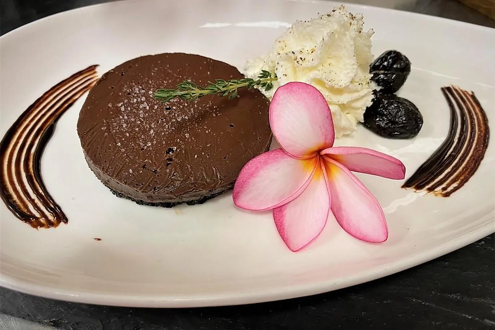 Cafés et Restaurants, RESTAURANTS - SAINT-MARTIN (GUADELOUPE) : EMILIOL&RSQUO;S