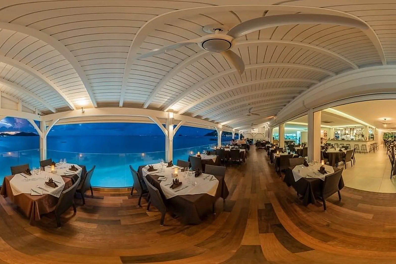 Cafés et Restaurants, RESTAURANTS - SAINT-MARTIN (GUADELOUPE) : OCEAN 82