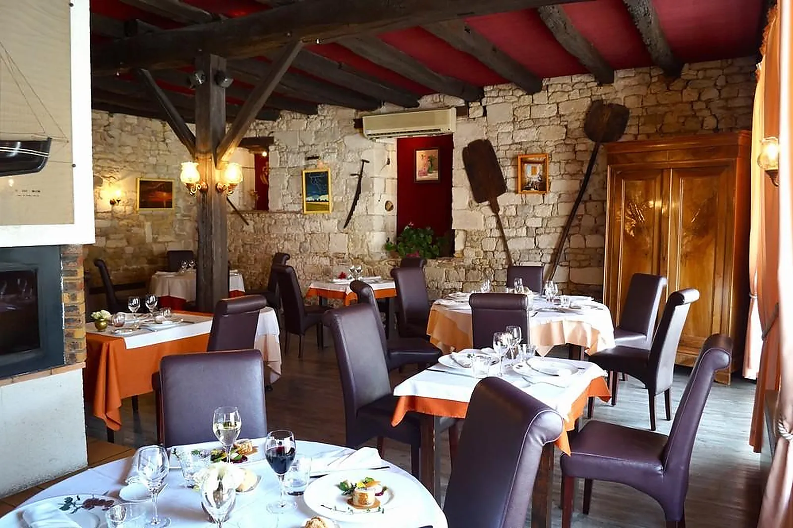 Cafés et Restaurants, RESTAURANTS - SAINT-MICHEL-EN-L-HERM (VENDÉE) : LA ROSE TRÉMIÈRE