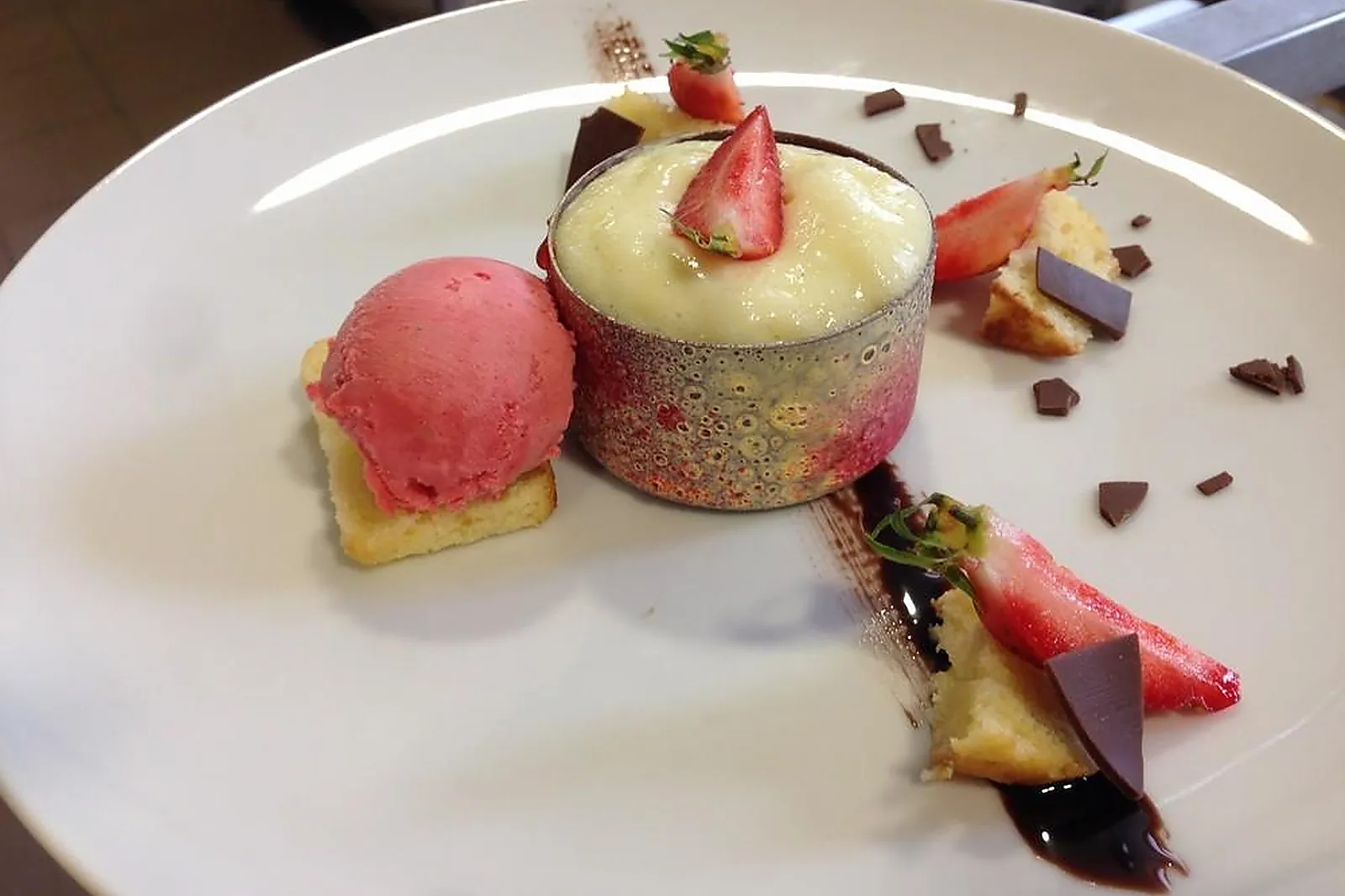 Cafés et Restaurants, RESTAURANTS - SAINT-MICHEL-EN-L-HERM (VENDÉE) : LA ROSE TRÉMIÈRE