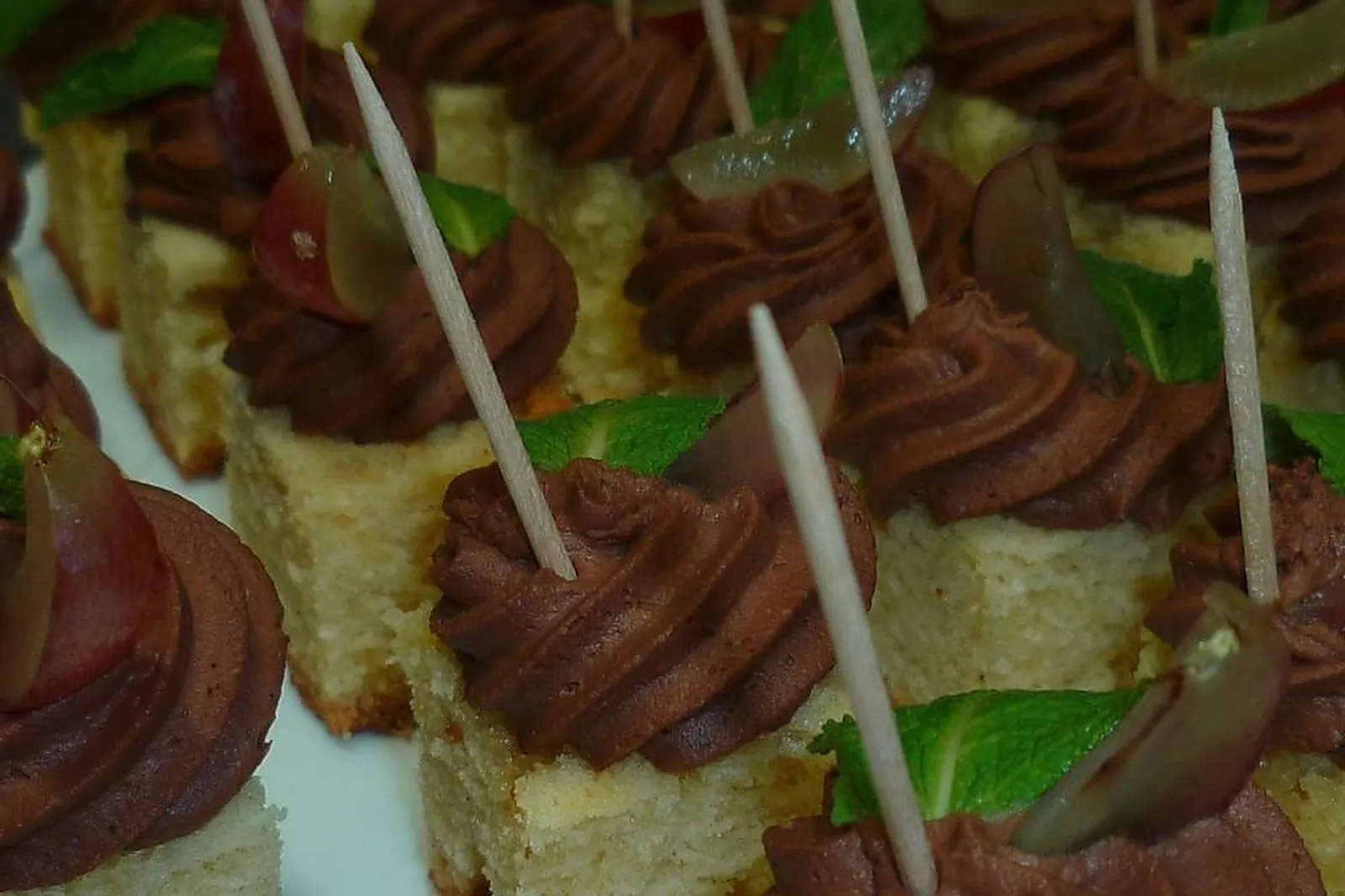 Cafés et Restaurants, RESTAURANTS - SAINT-PRIEST-TAURION (HAUTE-VIENNE) : RELAIS TAURION