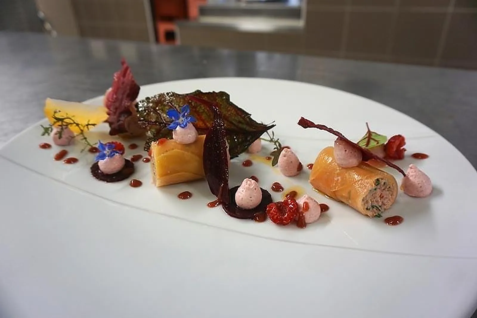 Cafés et Restaurants, RESTAURANTS - SAINT-ROGATIEN (CHARENTE-MARITIME) : LA PIERREVUE