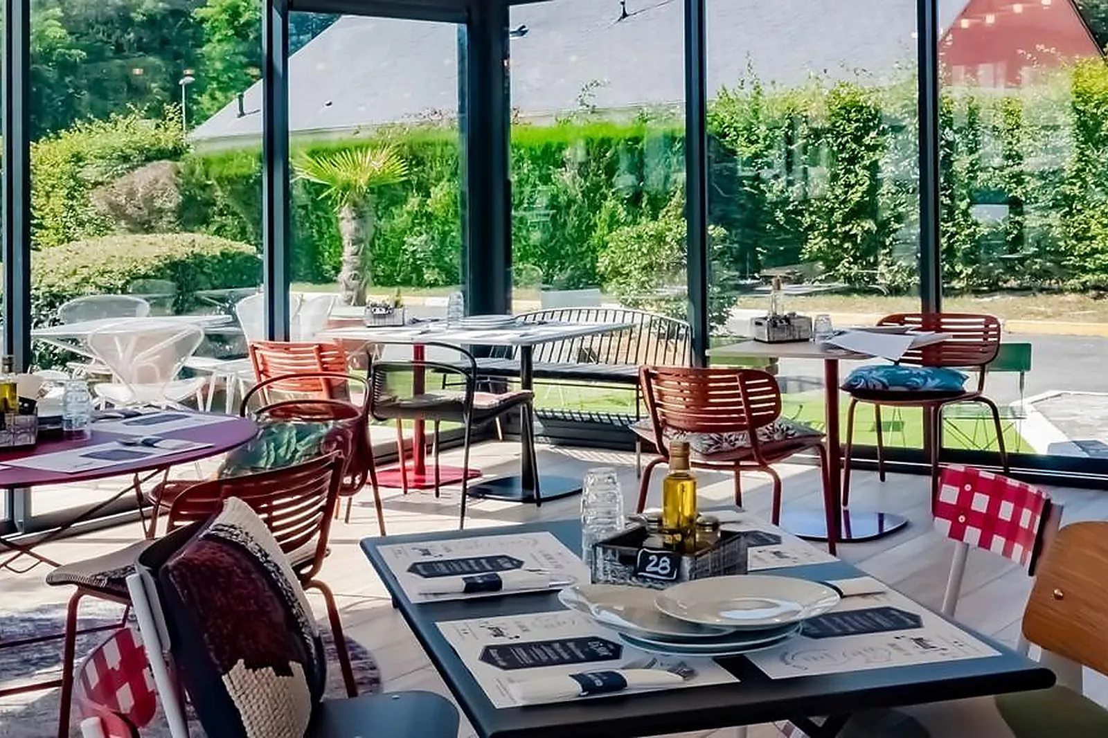 Cafés et Restaurants, RESTAURANTS - SARAN (LOIRET) : LA CANTINE DE FRED SARAN