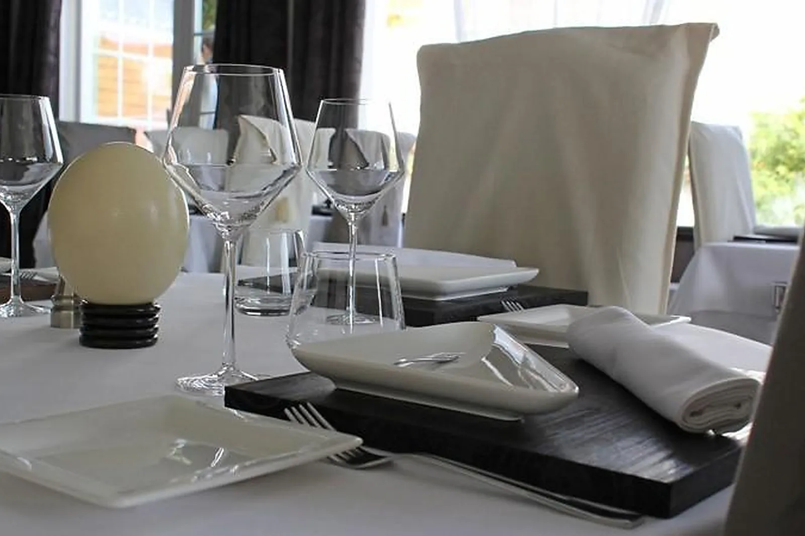 Cafés et Restaurants, RESTAURANTS - SAUJON (CHARENTE-MARITIME) : RESTAURANT ROSELIÈRES