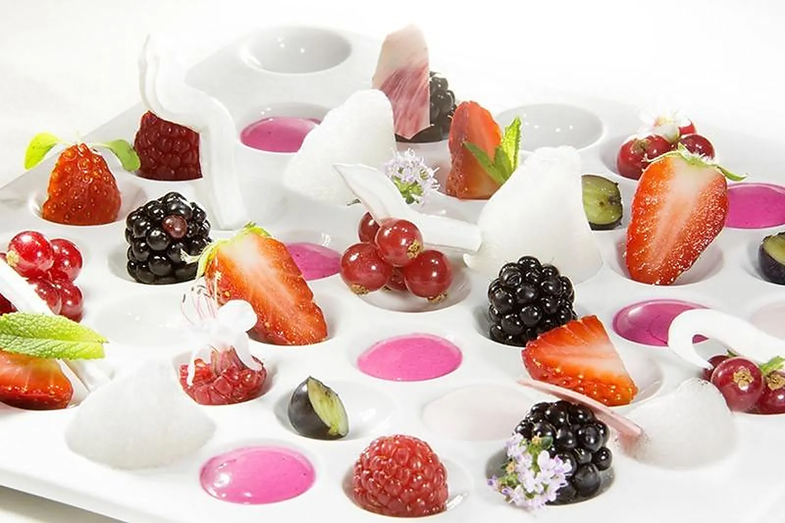 Cafés et Restaurants, RESTAURANTS - SAUJON (CHARENTE-MARITIME) : RESTAURANT ROSELIÈRES