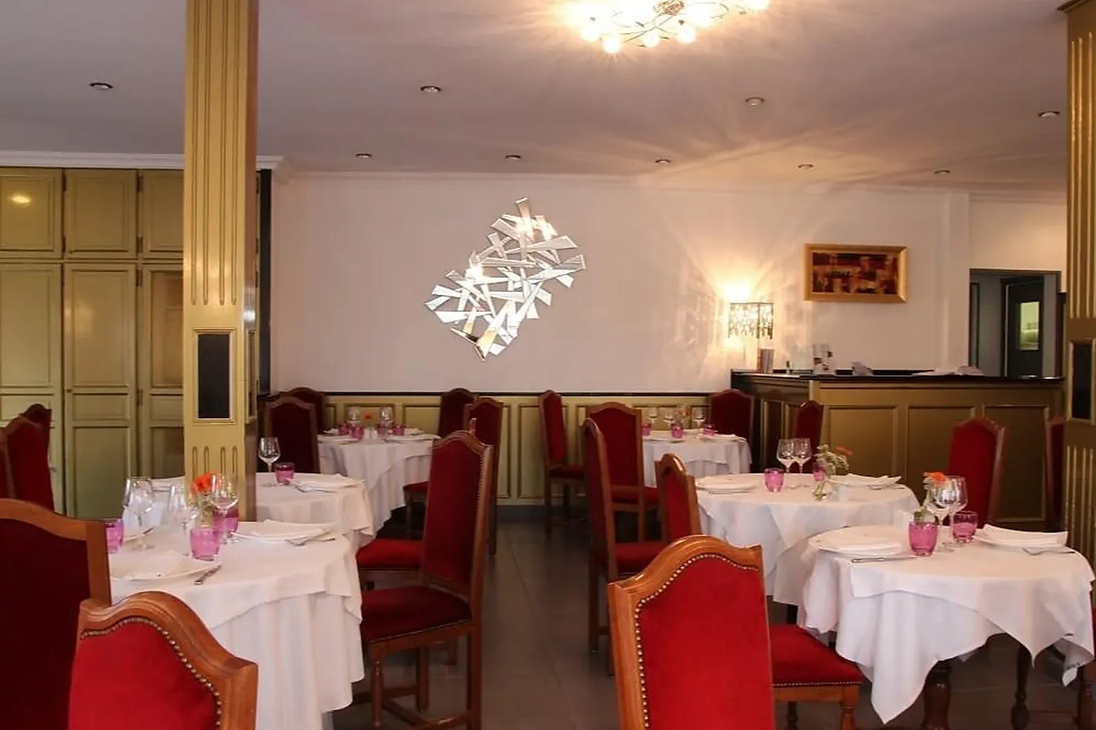 Cafés et Restaurants, RESTAURANTS - SAVIGNY-SUR-ORGE (ESSONNE) : AU MÉNIL