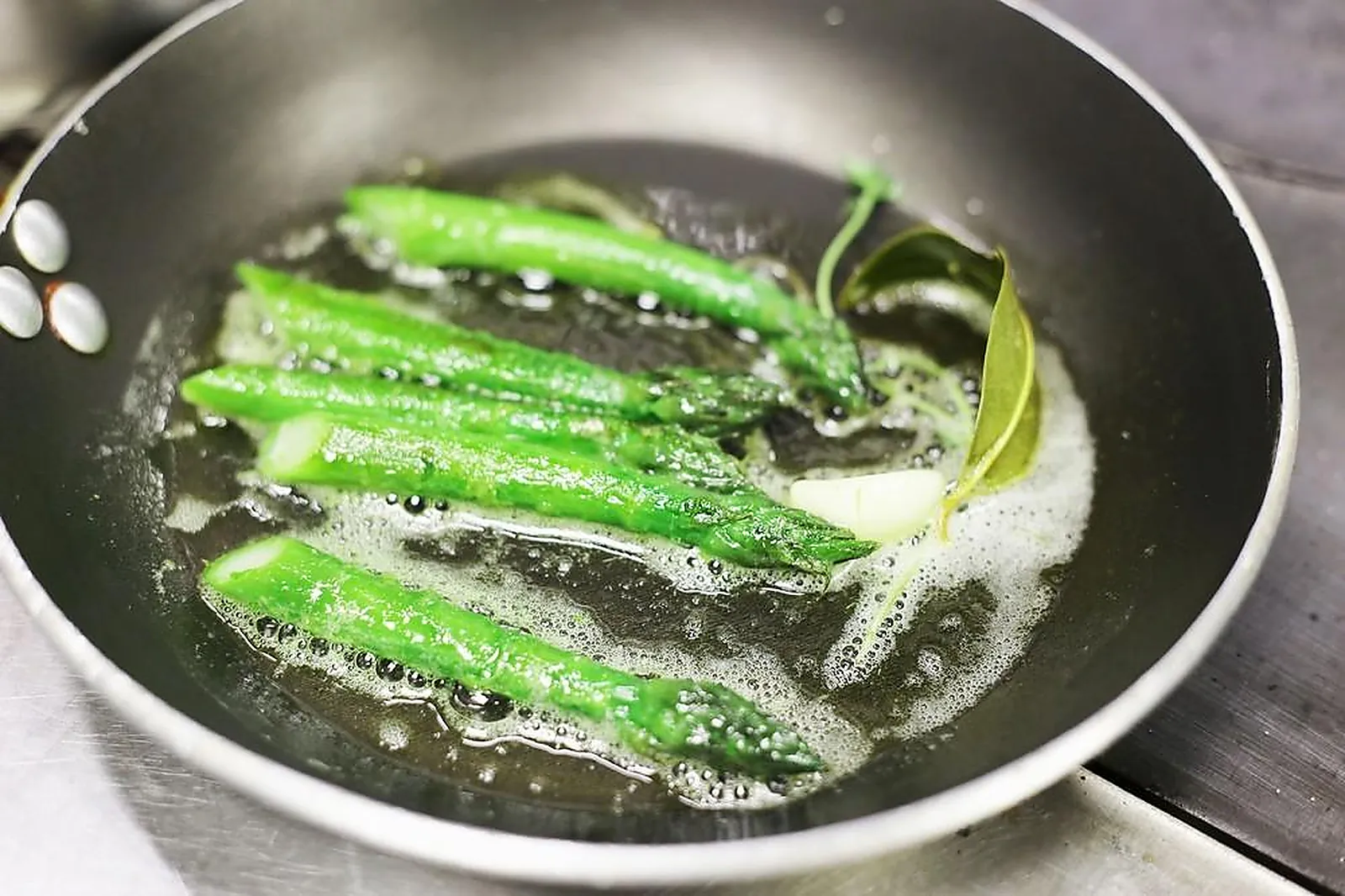Cafés et Restaurants, RESTAURANTS - SAVONNIERES (INDRE-ET-LOIRE) : LA MAISON TOURANGELLE