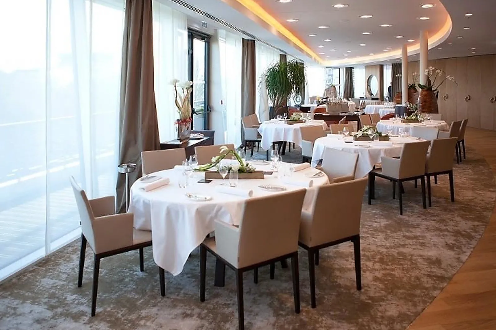 Cafés et Restaurants, RESTAURANTS - SCHILTIGHEIM (BAS-RHIN) : LA CARAMBOLE