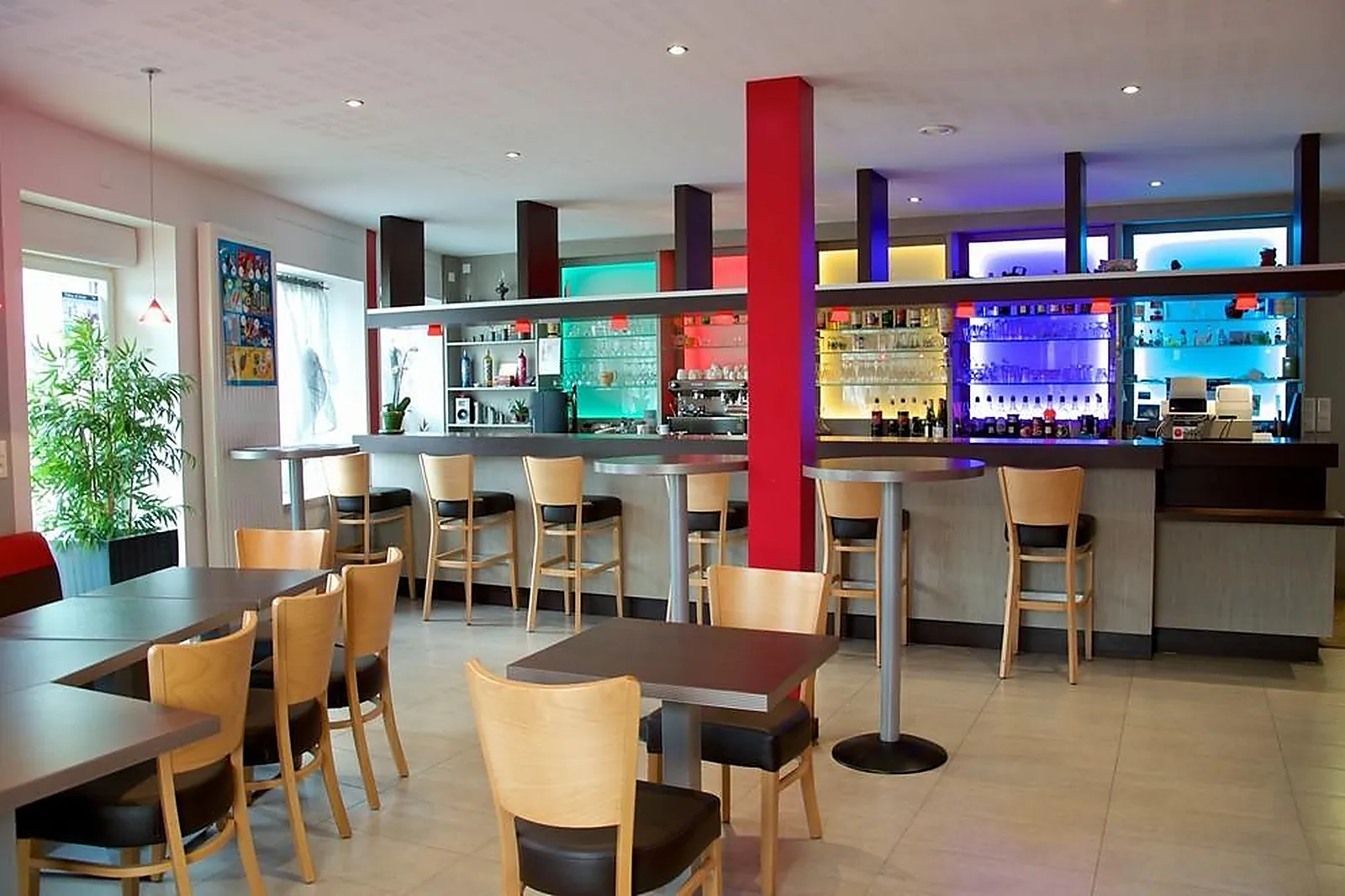 Cafés et Restaurants, RESTAURANTS - SCRIGNAC (FINISTÈRE) : LE SÉNÉCHAL