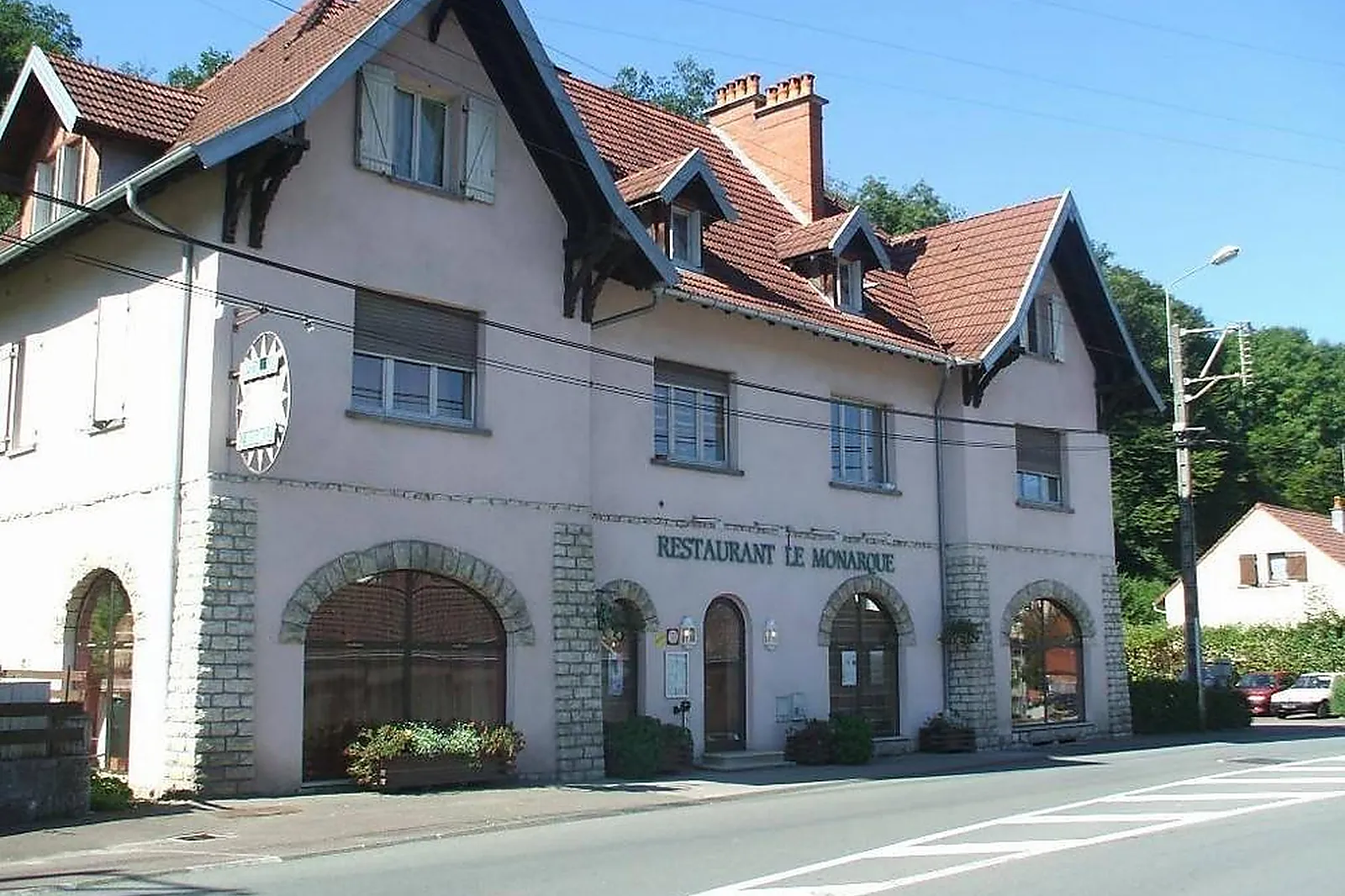 Cafés et Restaurants, RESTAURANTS - SELONCOURT (DOUBS) : RESTAURANT LE MONARQUE