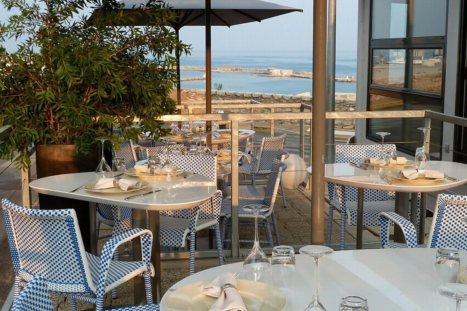 Cafés et Restaurants, RESTAURANTS - SETE (HÉRAULT) : LA COQUERIE