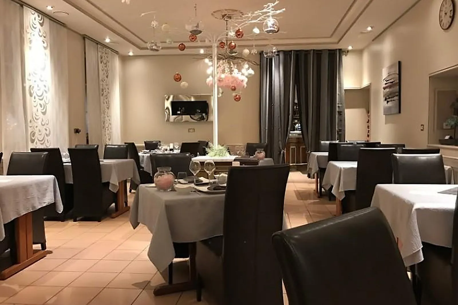 Cafés et Restaurants, RESTAURANTS - SIERCK-LES-BAINS (MOSELLE) : LA VIEILLE PORTE