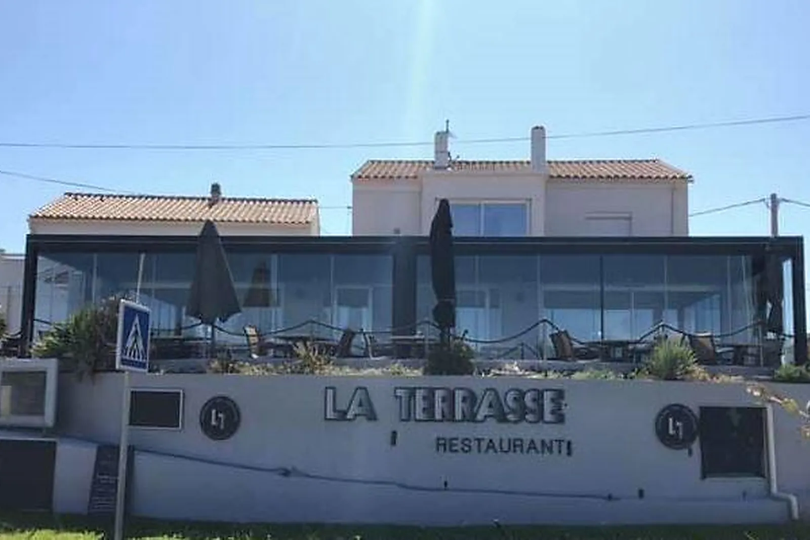 Cafés et Restaurants, RESTAURANTS - SIX-FOURS-LES-PLAGES (VAR) : LA TERRASSE