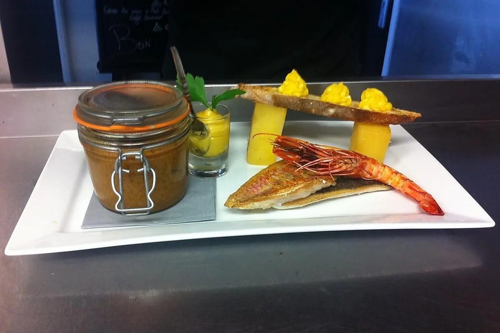 Cafés et Restaurants, RESTAURANTS - SIX-FOURS-LES-PLAGES (VAR) : LA TERRASSE