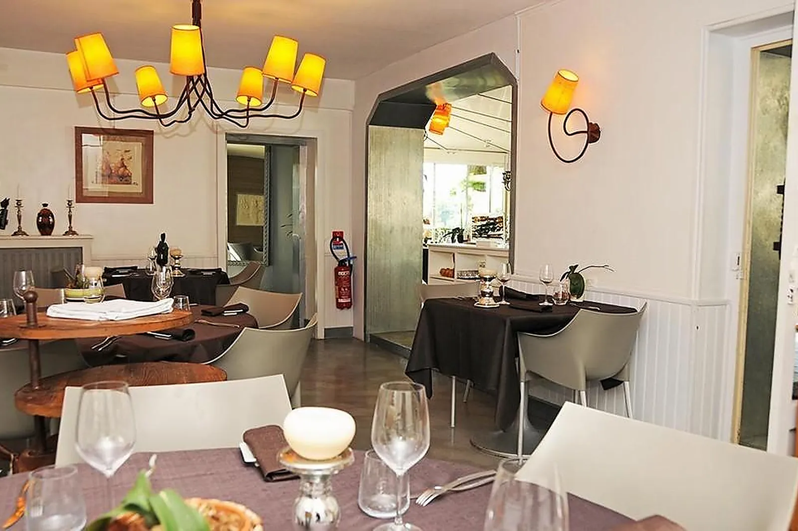 Cafés et Restaurants, RESTAURANTS - SOYAUX (CHARENTE) : LA CIGOGNE