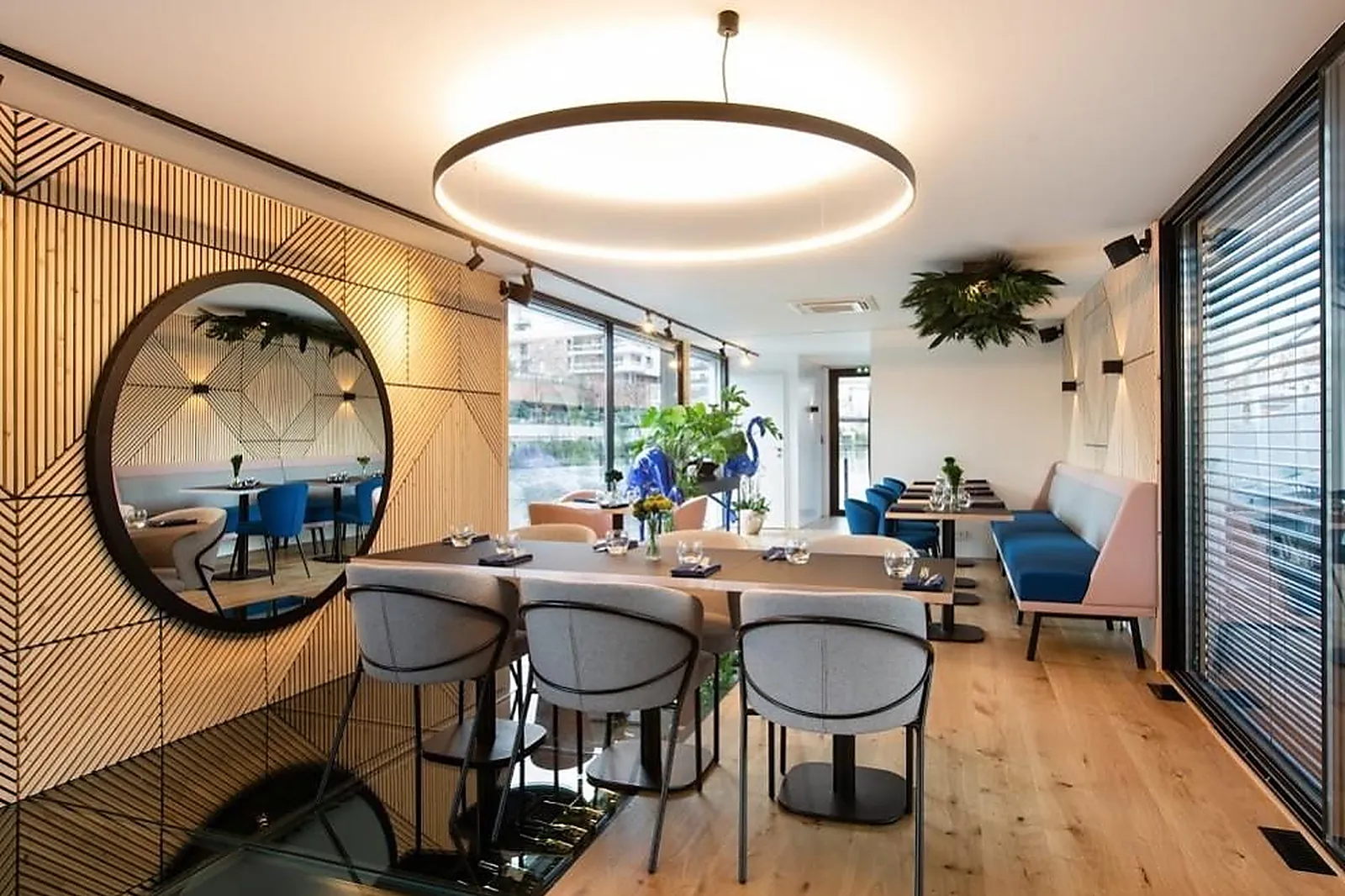 Cafés et Restaurants, RESTAURANTS - STRASBOURG (BAS-RHIN) : BLUE FLAMINGO