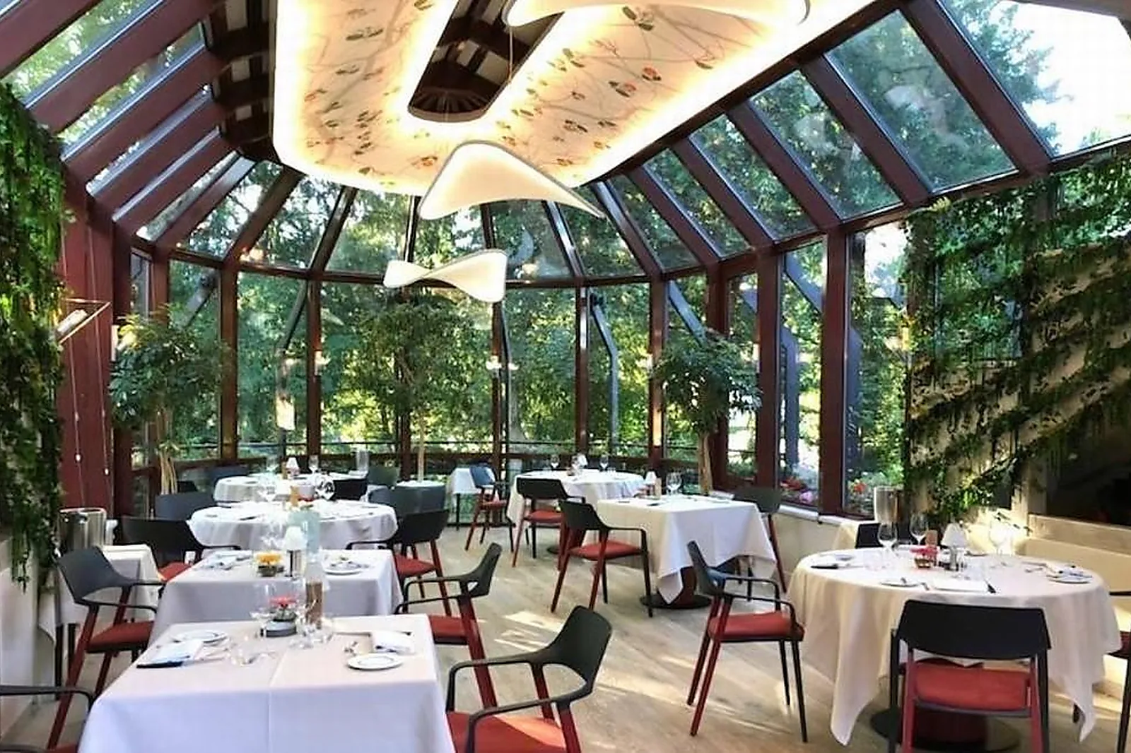 Cafés et Restaurants, RESTAURANTS - STRASBOURG (BAS-RHIN) : LE BUEREHIESEL