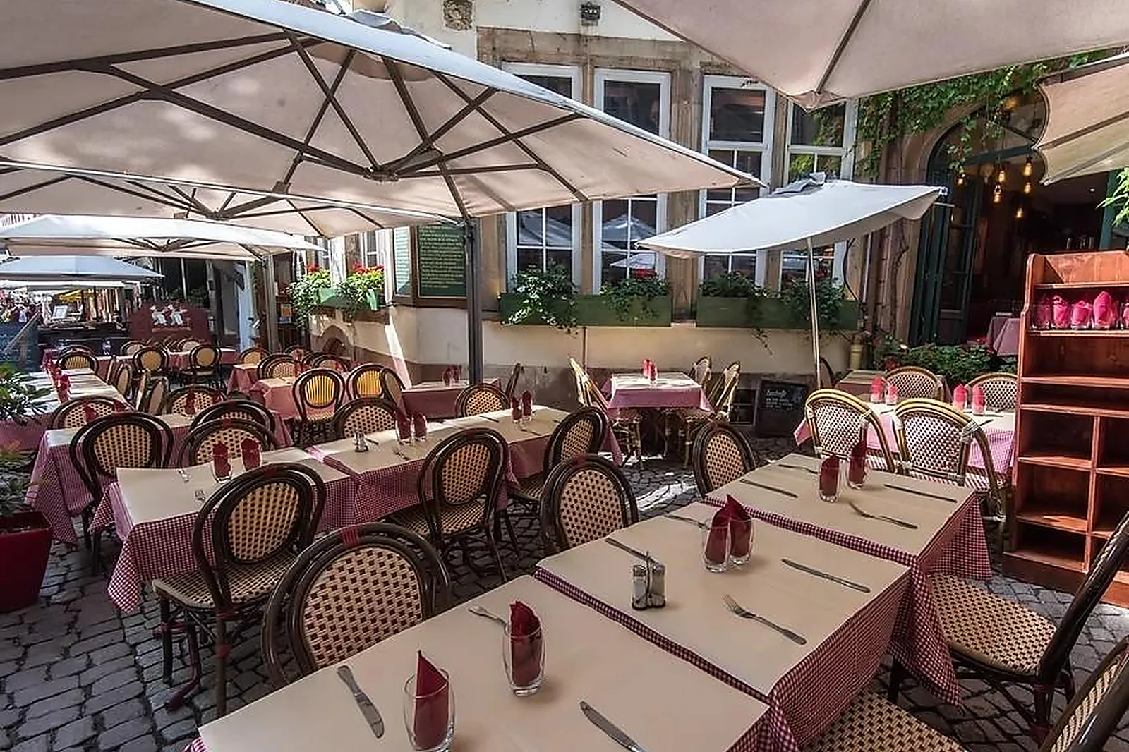 Cafés et Restaurants, RESTAURANTS - STRASBOURG (BAS-RHIN) : LE GRUBER