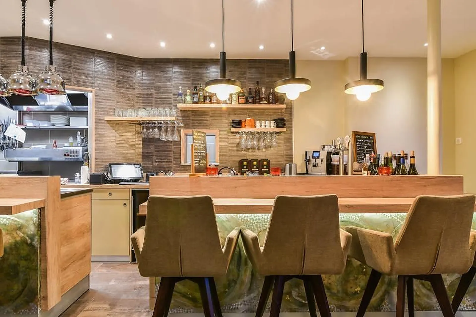 Cafés et Restaurants, RESTAURANTS - STRASBOURG (BAS-RHIN) : MADEMOISELLE 10