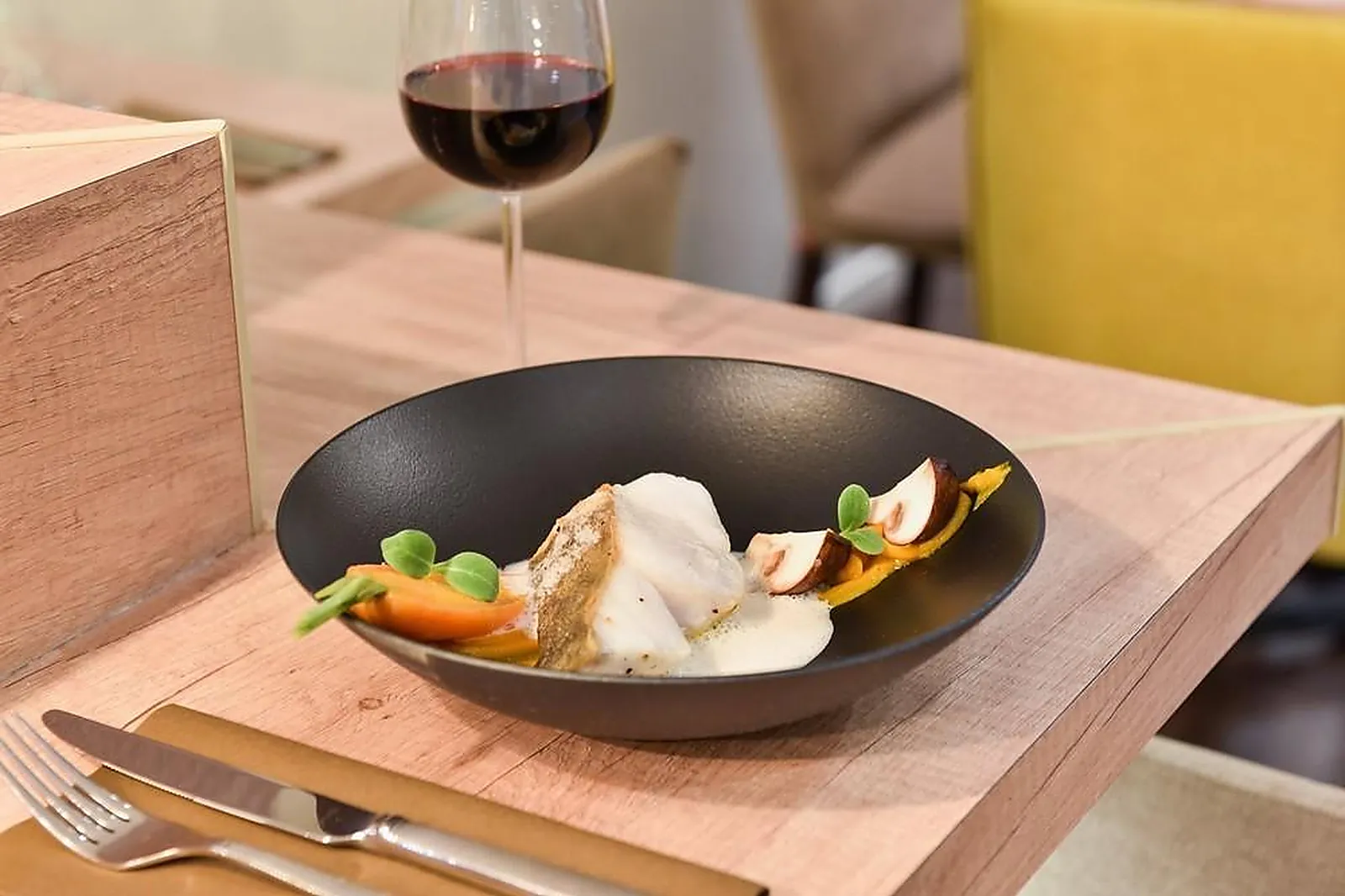 Cafés et Restaurants, RESTAURANTS - STRASBOURG (BAS-RHIN) : MADEMOISELLE 10