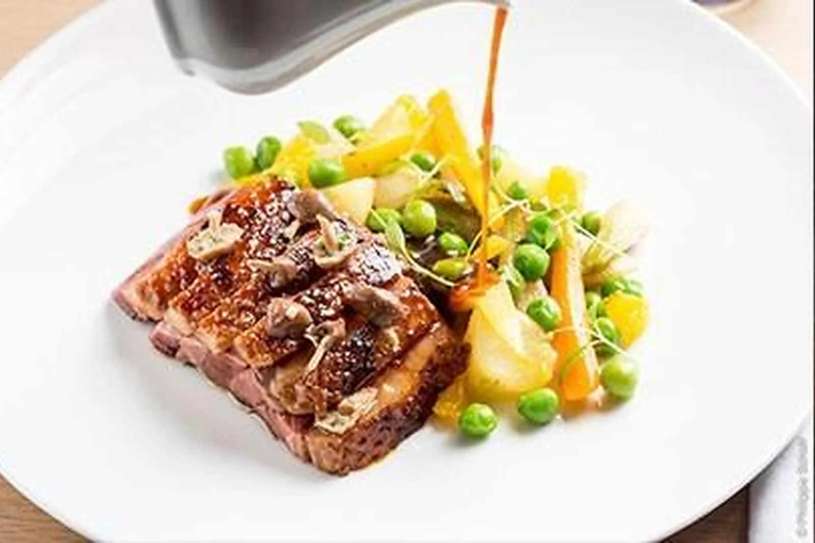 Cafés et Restaurants, RESTAURANTS - SURESNES (HAUTS-DE-SEINE) : BISTROT LA HAUT