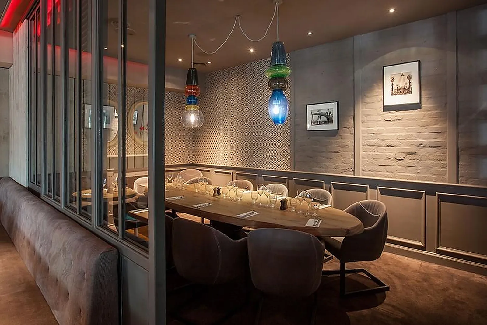 Cafés et Restaurants, RESTAURANTS - SURESNES (HAUTS-DE-SEINE) : MACAILLE