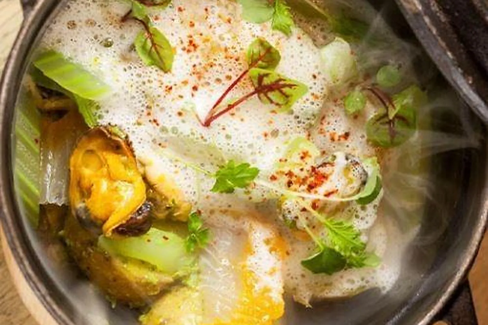 Cafés et Restaurants, RESTAURANTS - SURESNES (HAUTS-DE-SEINE) : MACAILLE