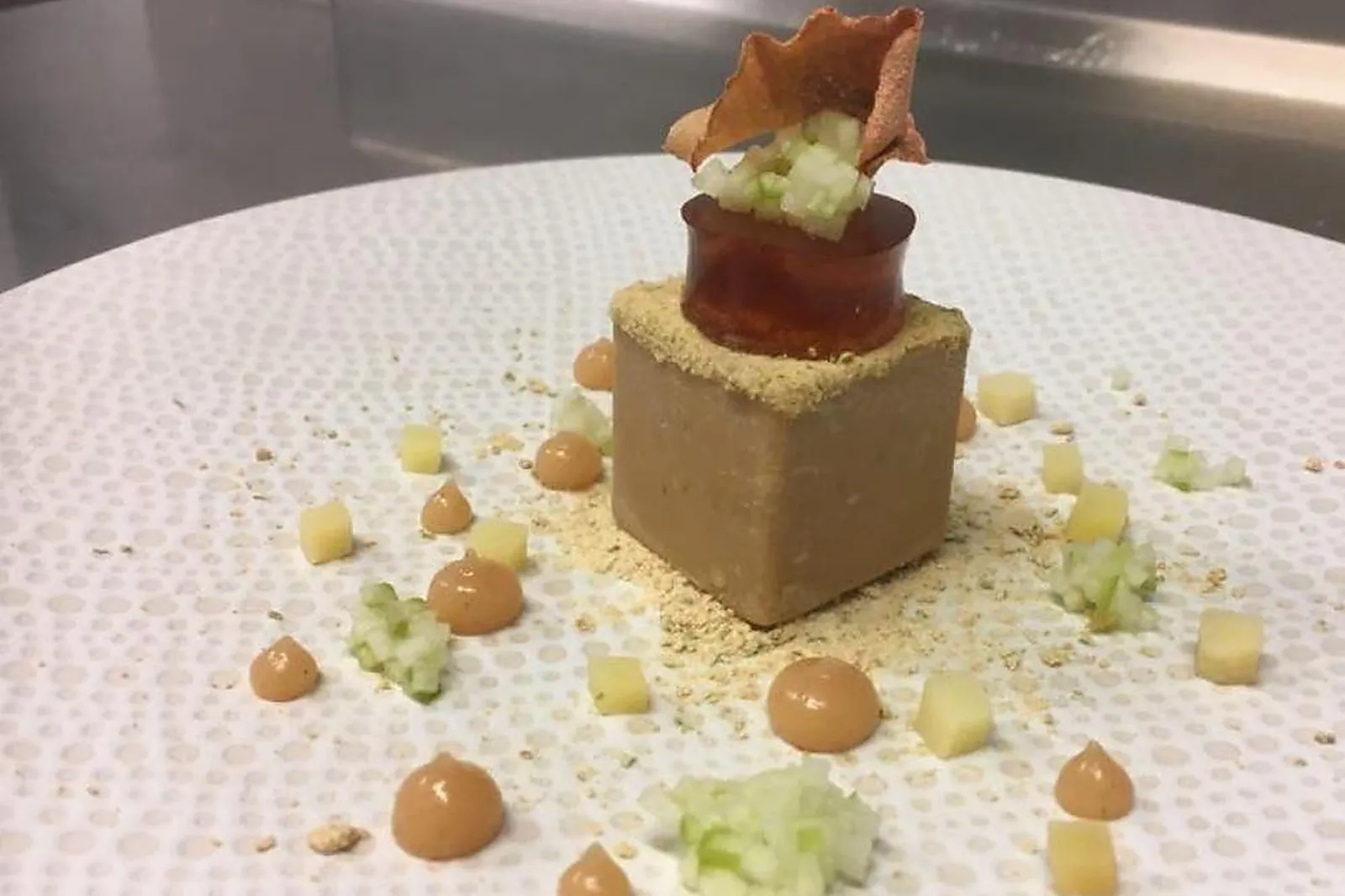 Cafés et Restaurants, RESTAURANTS - TENCIN (ISÈRE) : LA TOUR DES SENS