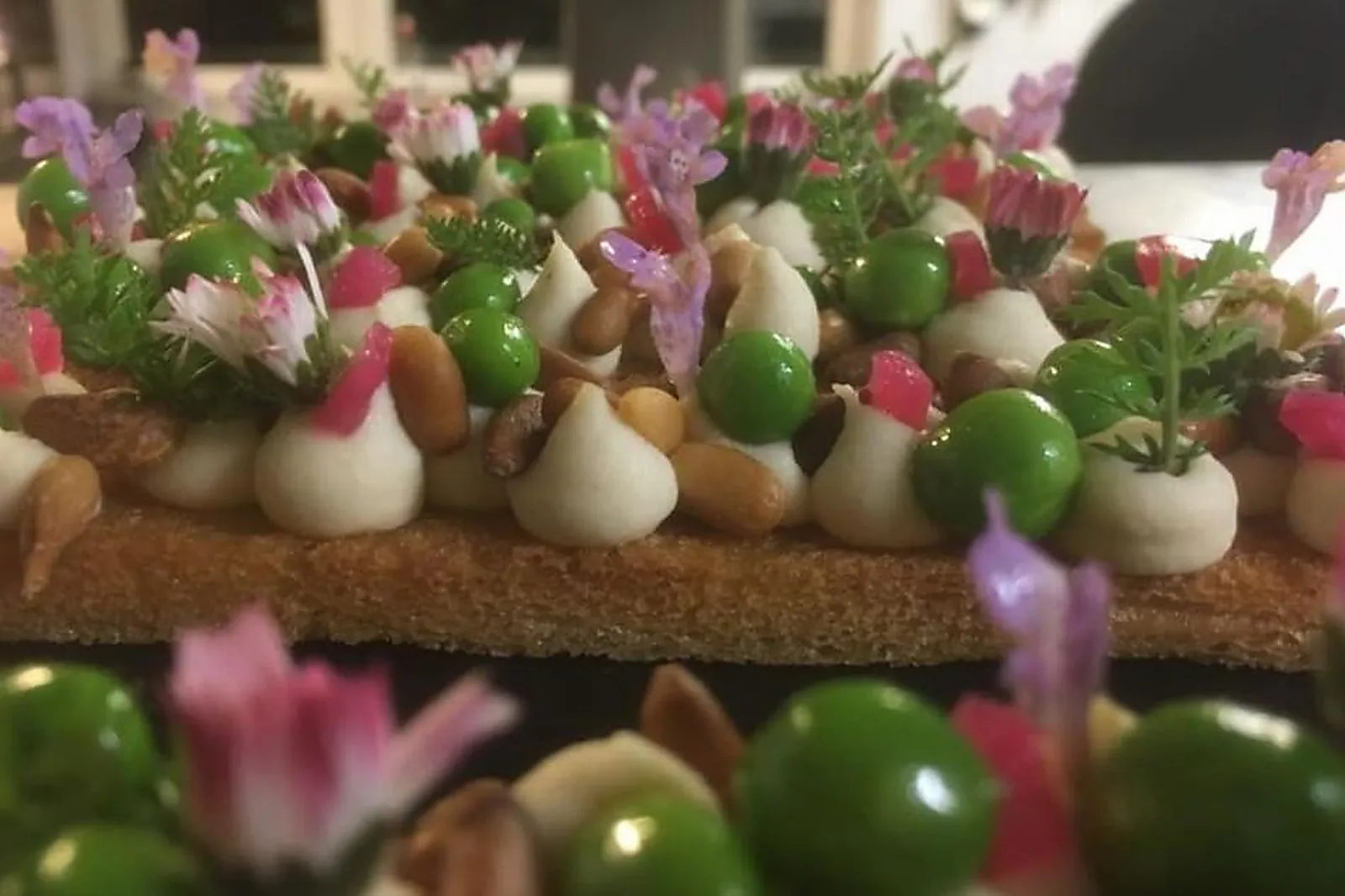 Cafés et Restaurants, RESTAURANTS - TENCIN (ISÈRE) : LA TOUR DES SENS