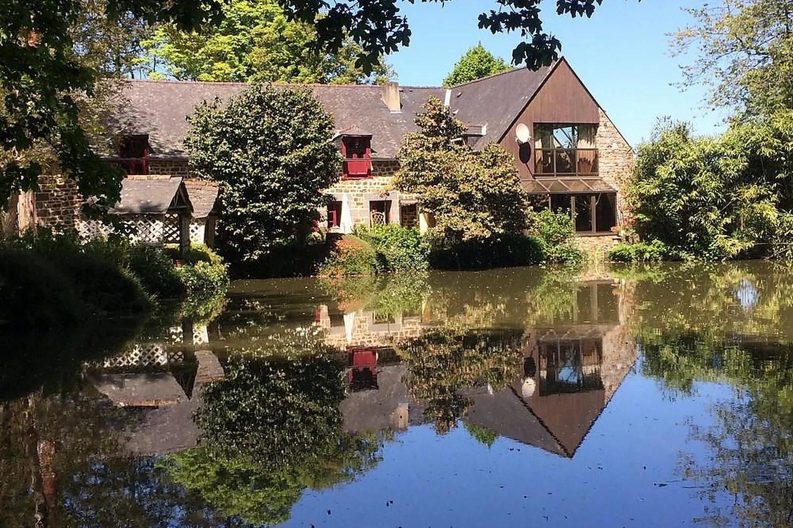 Cafés et Restaurants, RESTAURANTS - TINTENIAC (ILLE-ET-VILAINE) : LA VIEILLE AUBERGE
