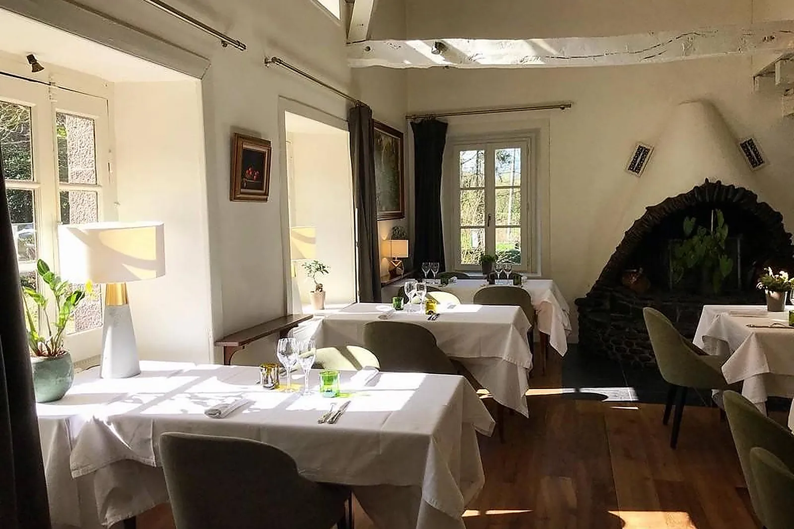 Cafés et Restaurants, RESTAURANTS - TINTENIAC (ILLE-ET-VILAINE) : LA VIEILLE AUBERGE