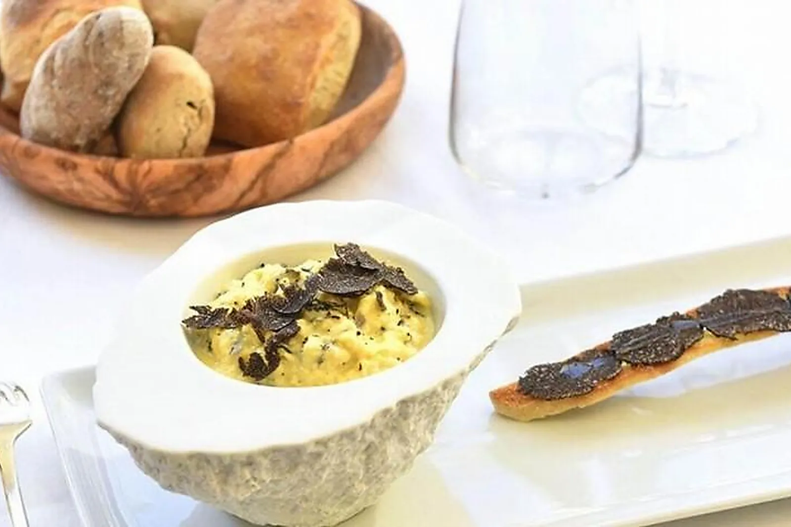 Cafés et Restaurants, RESTAURANTS - TOULON (VAR) : LES PINS PENCHÉS