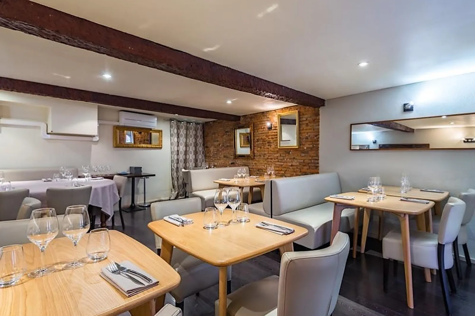 Cafés et Restaurants, RESTAURANTS - TOULOUSE (HAUTE-GARONNE) : LE GENTY MAGRE