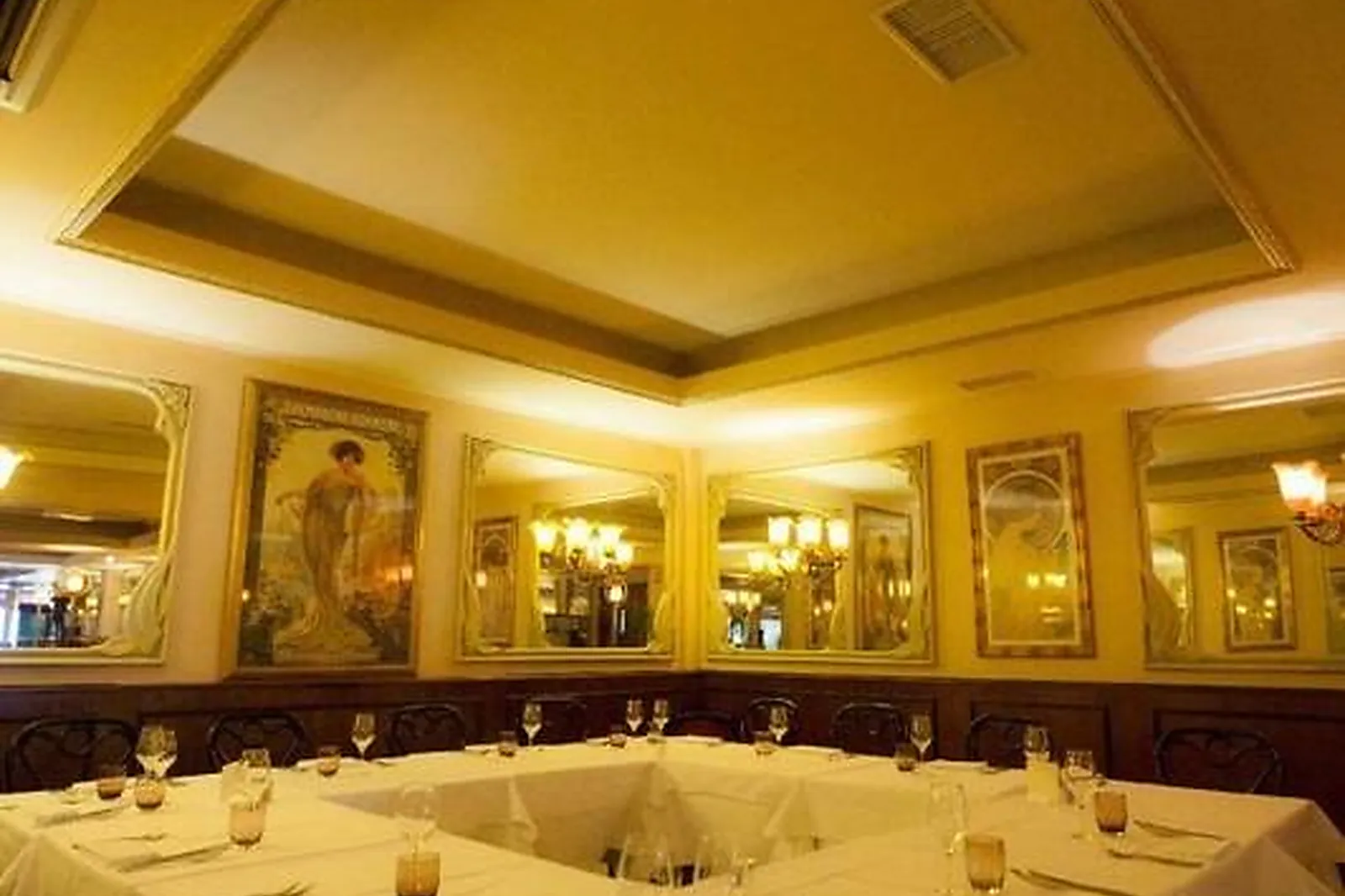 Cafés et Restaurants, RESTAURANTS - TOURS (INDRE-ET-LOIRE) : LA CHOPE