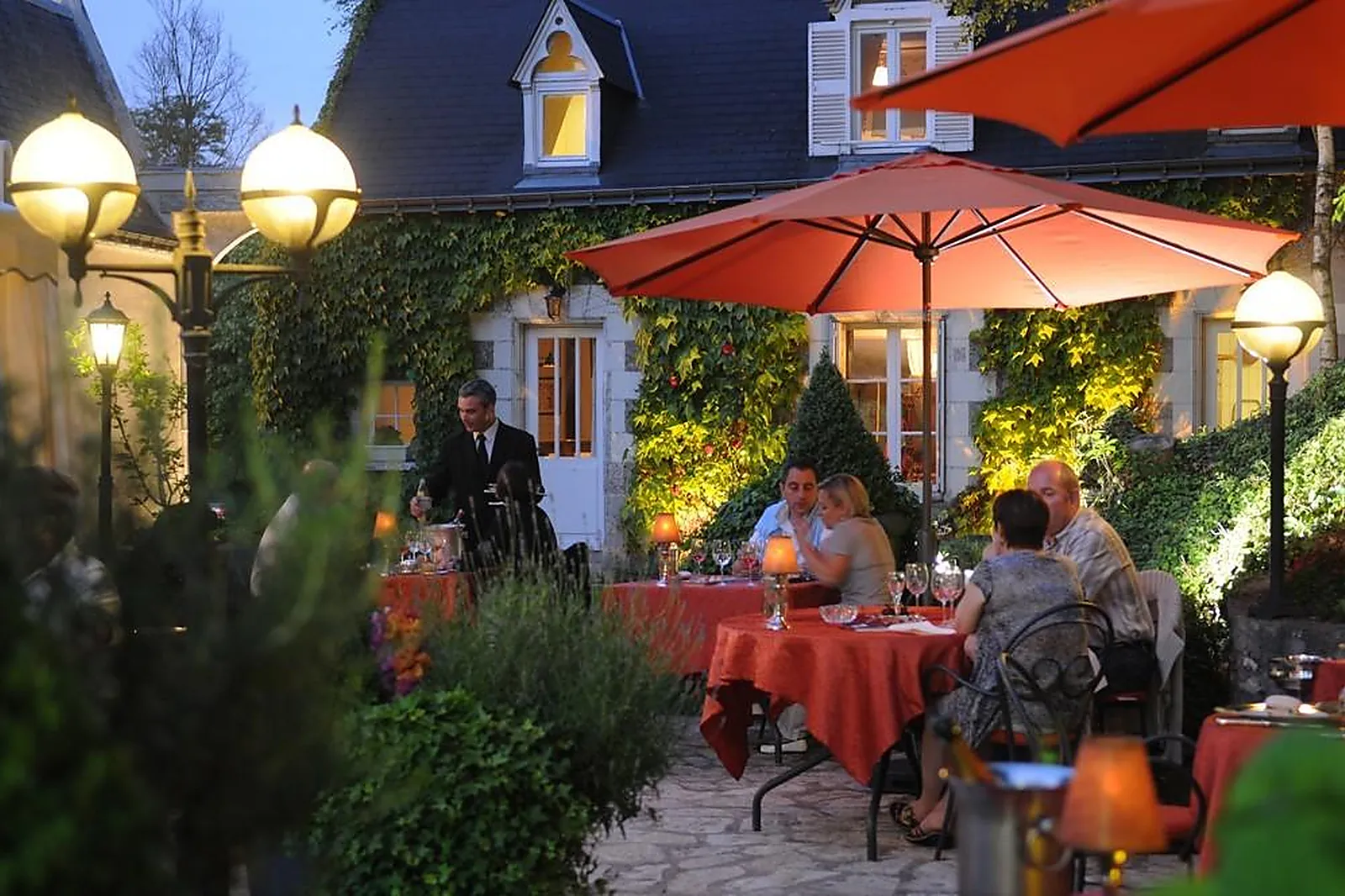 Cafés et Restaurants, RESTAURANTS - TOURS (INDRE-ET-LOIRE) : LA ROCHE LE ROY