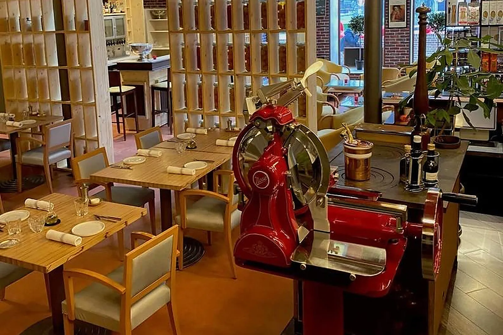 Cafés et Restaurants, RESTAURANTS - TROYES (AUBE) : CAFFE COSI